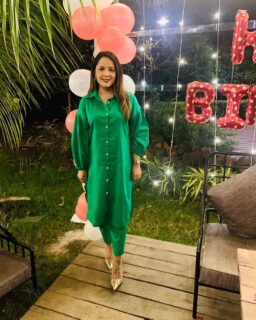 There’s Nothing as comfy & chic as our Gina Balloon Sleeves Tunic Shirt & Pants Set! It’s one summer beauty to own! Under ₹2000/- only & 100% Cotton 💗💚💜💙
#pink #gogreen #lush #blue #purple #lavender #shirt #blouse #pants #summer #brunch #travel #farm #bestseller #ootd #style #love #fashion #streetstyle #instapic #delhi #india #toronto #canada #onlineshopping #shopping #order #shopsesame #shopsesame